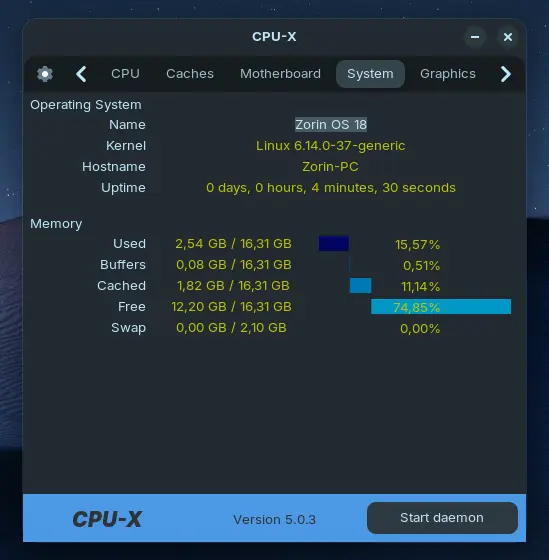 Vista general del setup gamer con monitor MSI y torre iluminada