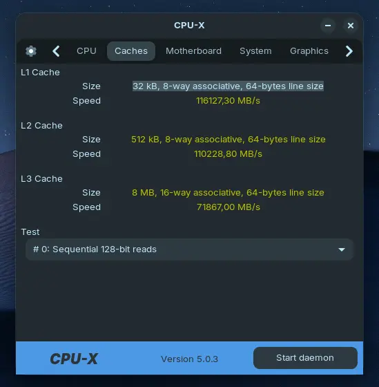Vista general del setup gamer con monitor MSI y torre iluminada